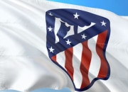 开云棋牌游戏-拜仁险胜热刺，莱万梅开二度世界杯，豪门风采尽显