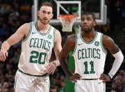 开云棋牌下载-黄鸭组合点燃赛场，印度队完胜日本队，一场改写历史的羽球对决