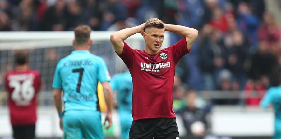 关于汉诺威战术调整成功，击败对手的信息